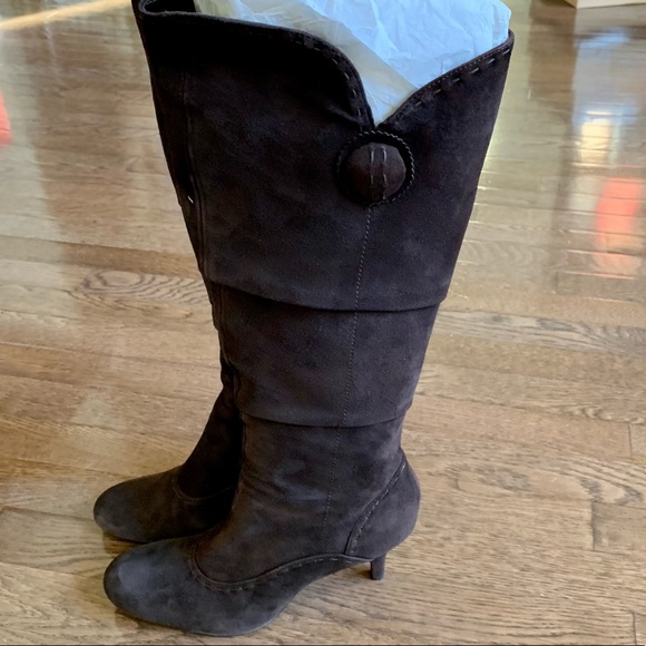 Leather suede boots, EUC - Picture 3 of 7